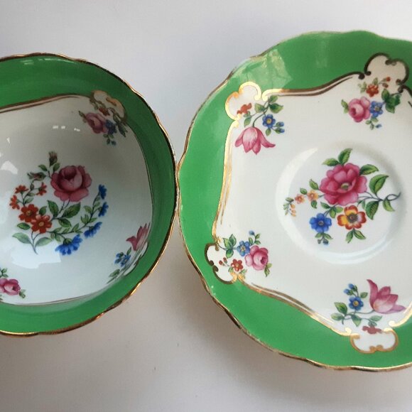 Aynsley Emerald Green Flowers Roses B3052 Pattern Teacup & Saucer England 1930s - Picture 5 of 12